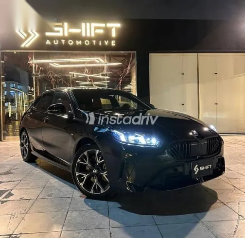 بي ام دبليو 118 2026 أسود مستعملة للبيع - 1