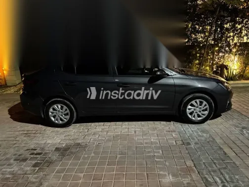 هيونداي إلنترا 2026 رمادي مستعملة للبيع - 2