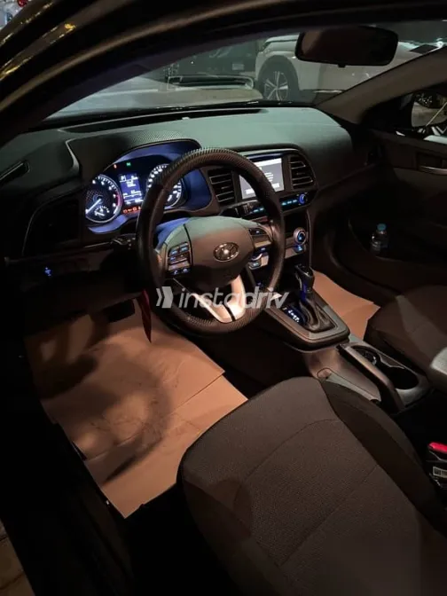 هيونداي إلنترا 2026 رمادي مستعملة للبيع - 3