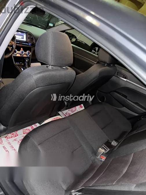 هيونداي إلنترا 2026 رمادي مستعملة للبيع - 4