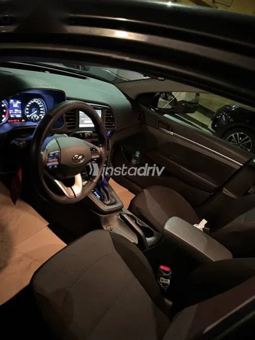 هيونداي إلنترا 2026 رمادي مستعملة للبيع - 5