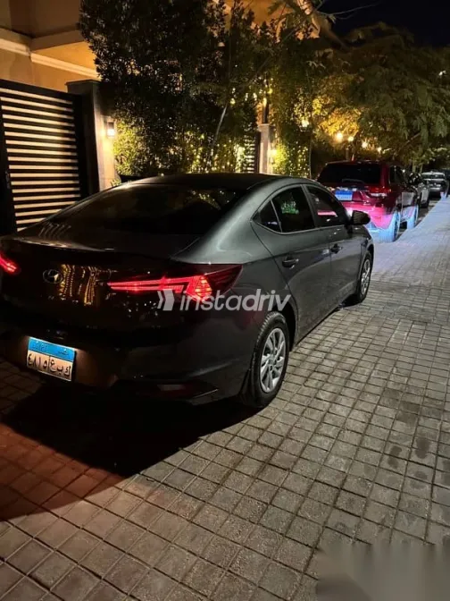 هيونداي إلنترا 2026 رمادي مستعملة للبيع - 7