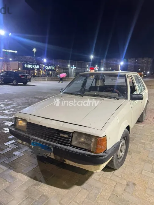 مازدا 323 1981 أبيض مستعملة للبيع - 1