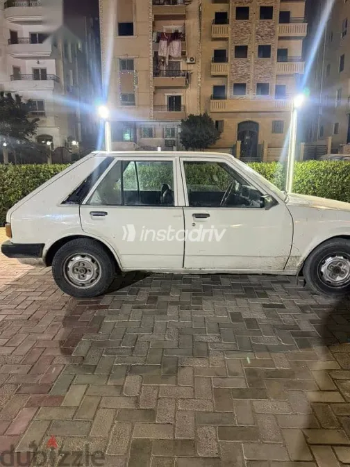 مازدا 323 1981 أبيض مستعملة للبيع - 3