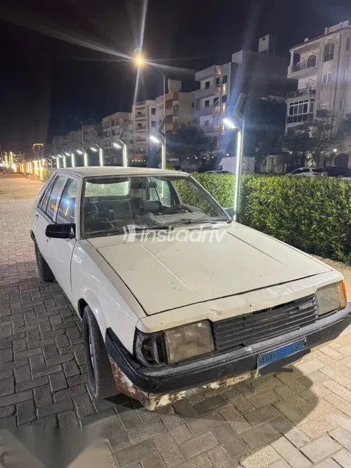 مازدا 323 1981 أبيض مستعملة للبيع - 5