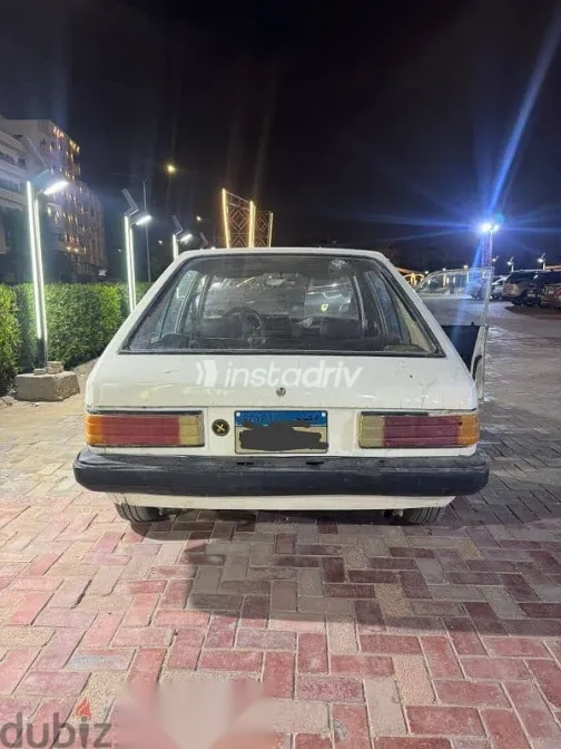 مازدا 323 1981 أبيض مستعملة للبيع - 6