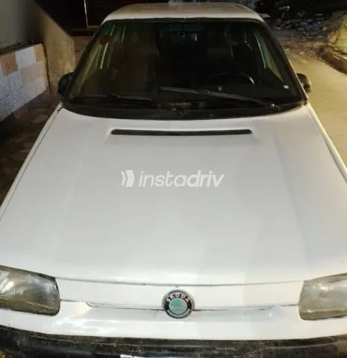 سكودا فيليشيا 1995 أبيض مستعملة للبيع - 2