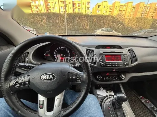 كيا سبورتاج 2013 فضي مستعملة للبيع - 4