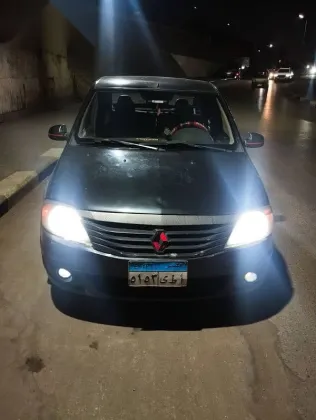 رينو لوجان 2010 أزرق غامق مستعملة للبيع