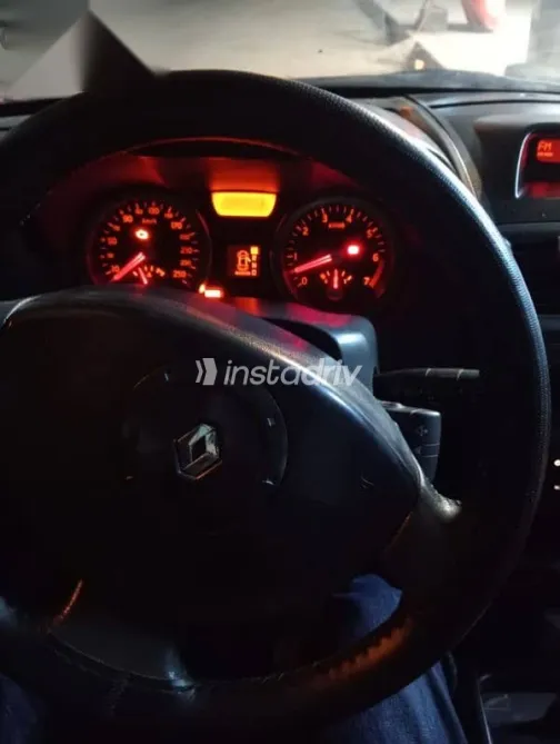 Renault Megane 2006 Red Used for Sale - 4