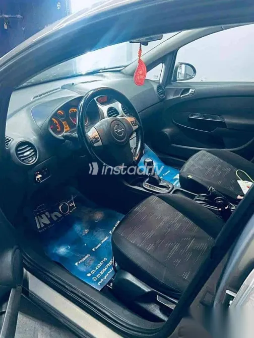 اوبل كورسا 2012 رمادي مستعملة للبيع - 2