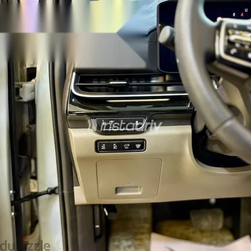 كيا كارنفال 2024 رمادي مستعملة للبيع - 9