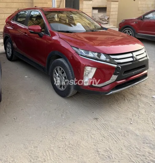 ميتسوبيشي اكليبس كروس 2018 أحمر مستعملة للبيع - 3