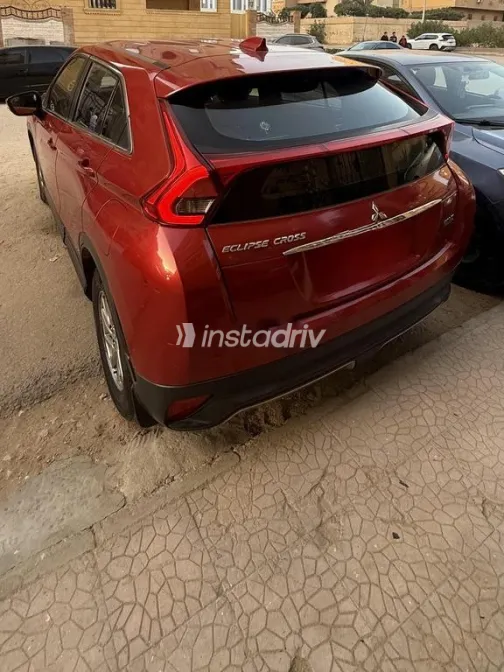 ميتسوبيشي اكليبس كروس 2018 أحمر مستعملة للبيع - 5
