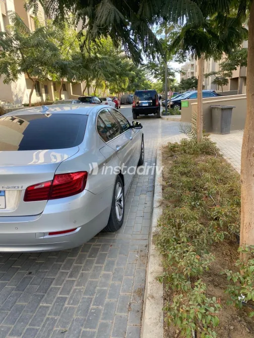 بي ام دبليو 520 2015 أبيض مستعملة للبيع - 1