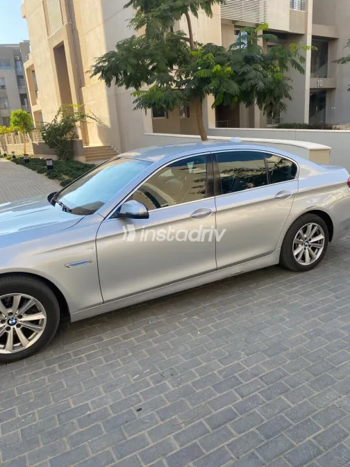 بي ام دبليو 520 2015 أبيض مستعملة للبيع - 4