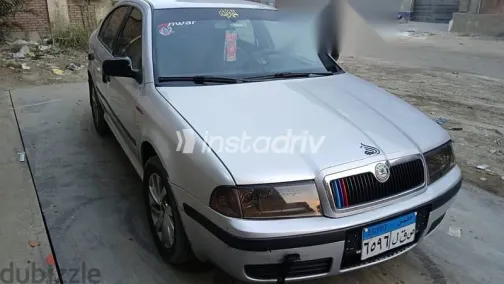 سكودا اوكتافيا 2001 فضي مستعملة للبيع - 2