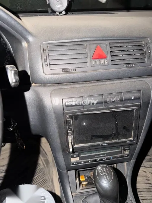 سكودا اوكتافيا 2001 فضي مستعملة للبيع - 8