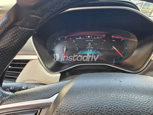 Chevrolet Captiva 2021 Red Used for Sale - 7