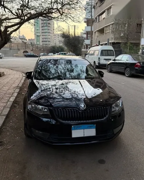سكودا اوكتافيا 2014 أسود مستعملة للبيع - 1