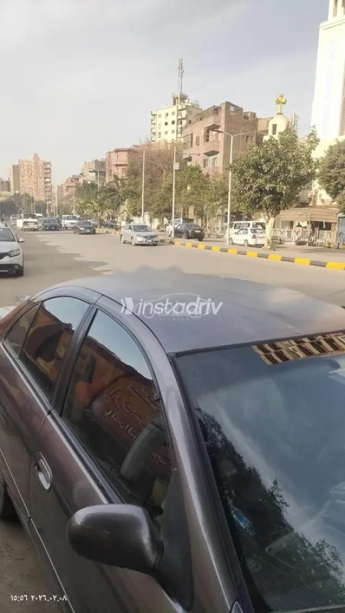 نيسان صنى 2014 رمادي غامق مستعملة للبيع - 2