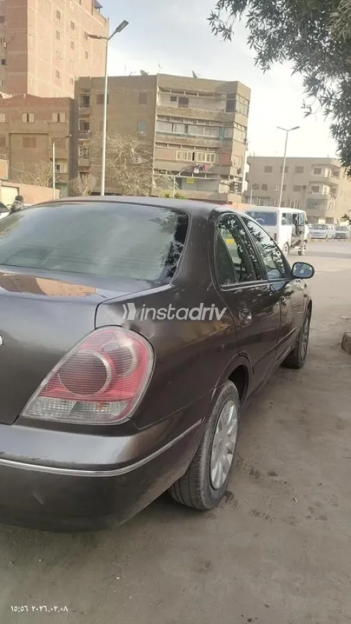 نيسان صنى 2014 رمادي غامق مستعملة للبيع - 3