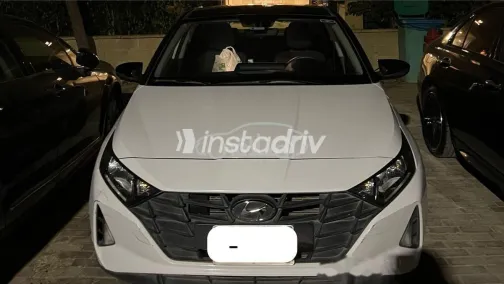 هيونداي I20 2021 أبيض مستعملة للبيع - 1
