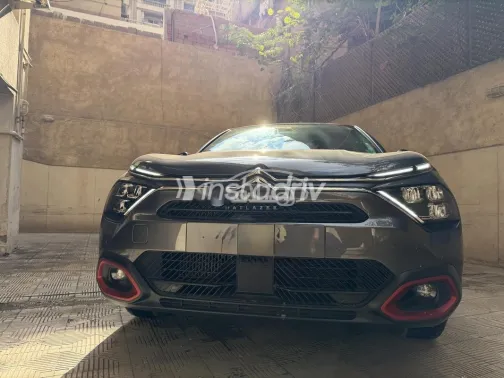 سيتروين C4 2022 أبيض مستعملة للبيع - 3