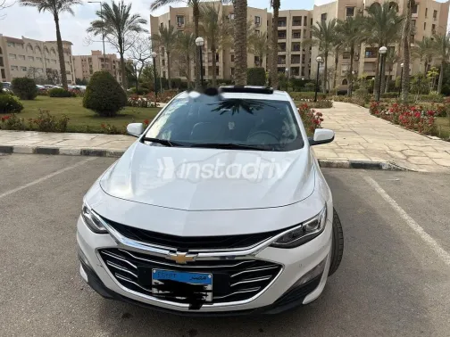 Chevrolet Malibu 2019 White Used for Sale - 2