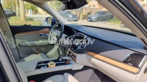 فولفو اى اكس 90 2022 أزرق غامق مستعملة للبيع - 2