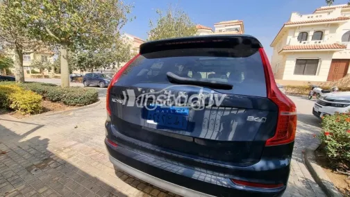 فولفو اى اكس 90 2022 أزرق غامق مستعملة للبيع - 3