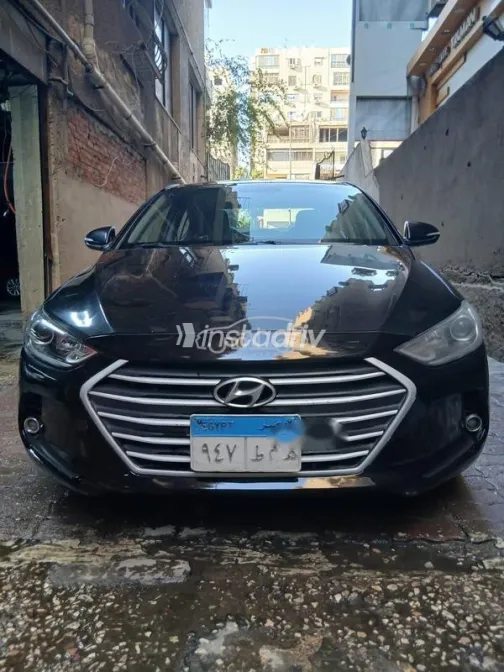 Hyundai Elantra AD 2019 White Used for Sale - 1