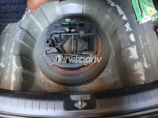 Hyundai Elantra AD 2019 White Used for Sale - 3