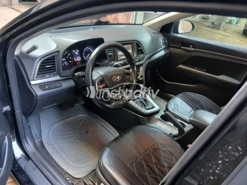 Hyundai Elantra AD 2019 White Used for Sale - 4