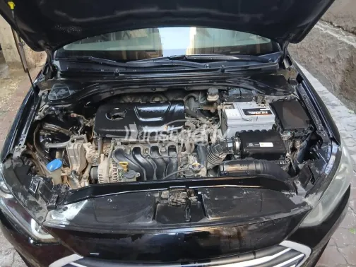 Hyundai Elantra AD 2019 White Used for Sale - 5