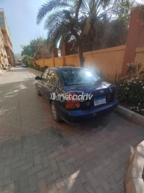 هيونداي فيرنا 2008 أزرق غامق مستعملة للبيع - 2