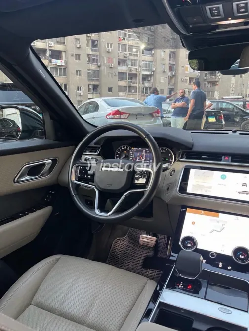 Land Rover Velar 2022 White Used for Sale - 2