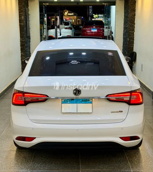 ام جى 5 2024 أبيض مستعملة للبيع - 5