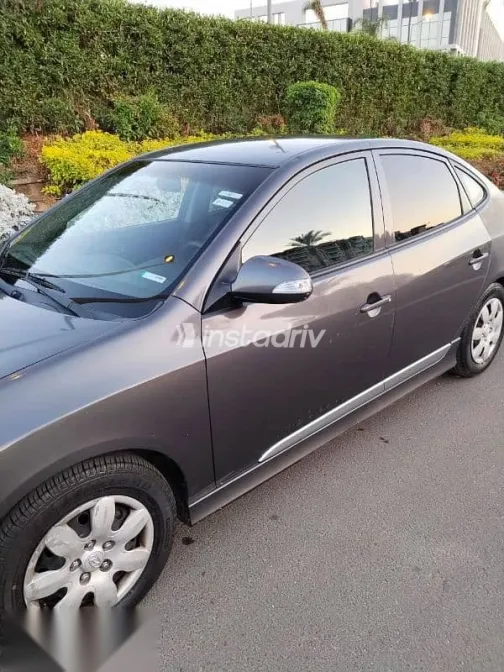 هيونداي إلنترا 2018 رمادي مستعملة للبيع - 3