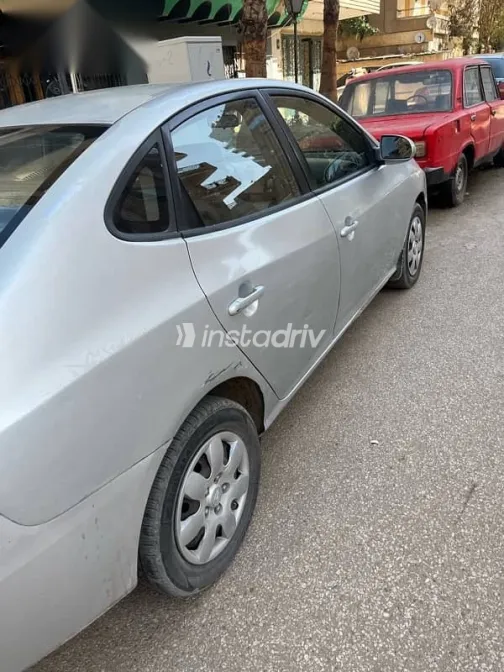 هيونداي إلنترا 2007 فضي مستعملة للبيع - 4