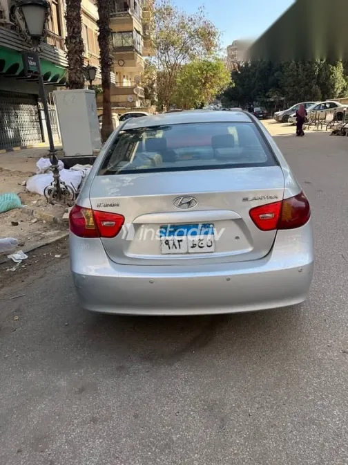 هيونداي إلنترا 2007 فضي مستعملة للبيع - 6