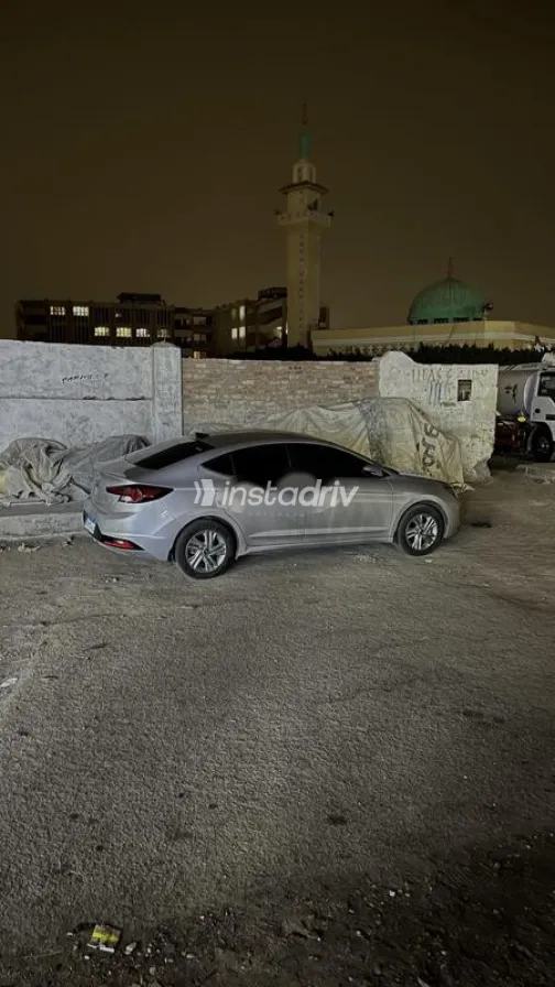 هيونداي إلنترا اى دى 2025 أبيض مستعملة للبيع - 1