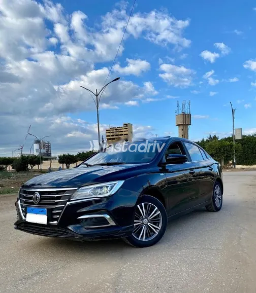 ام جى 5 2022 أبيض مستعملة للبيع - 2