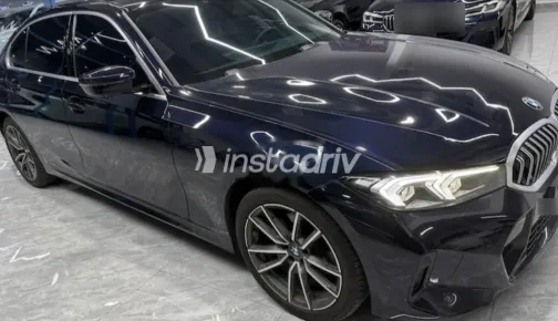 بي ام دبليو 320 2023 أبيض مستعملة للبيع - 2