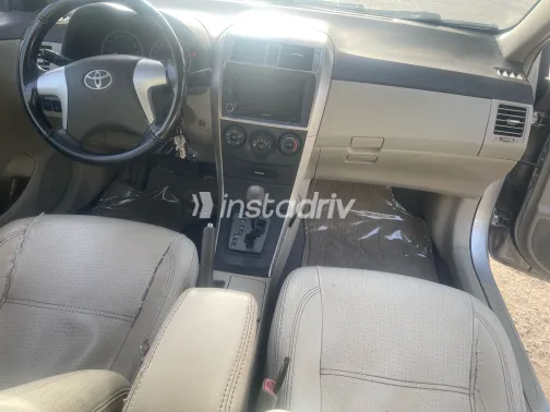 تويوتا كورولا 2008 أبيض مستعملة للبيع - 2