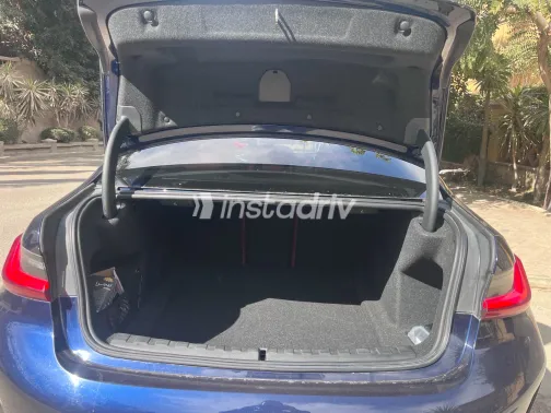 بي ام دبليو 320 2024 أبيض مستعملة للبيع - 1