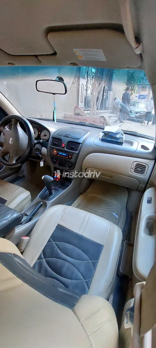 نيسان صنى 2013 أبيض مستعملة للبيع - 3