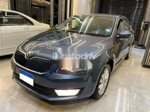 سكودا اوكتافيا 2015 رمادي مستعملة للبيع - 3