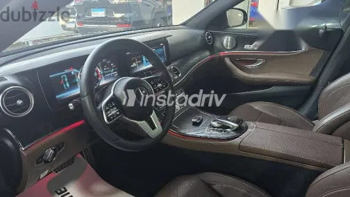 مرسيدس E 200 2020 أسود مستعملة للبيع - 9
