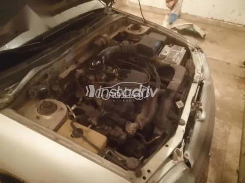 هيونداي اكسنت 1999 فضي مستعملة للبيع - 8